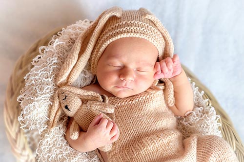 baby photography tips by iPhotography.com and photographer Jessica Nightingale