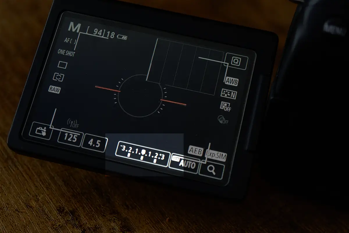 AEB option on the back of a Canon 80D DSLR camera screen