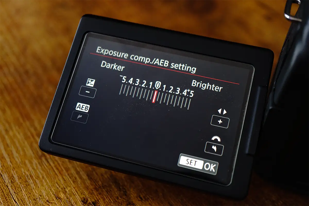 AEB option on the back of a Canon 80D DSLR camera screen